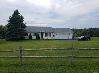 10672 Crump Rd, Holland, NY 14080