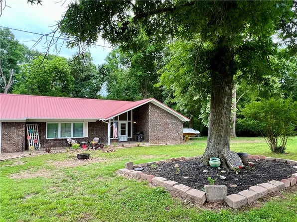 53 Alton Cir, Rogers, AR 72756