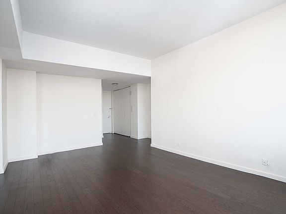 5th image of 300 E 93rd St APT 44B