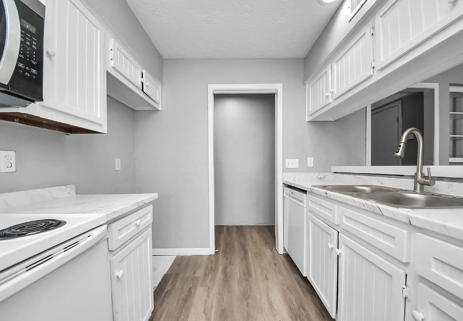 2 bed, 2.0 bath, 1100 sqft, $1,350 — Photo 3