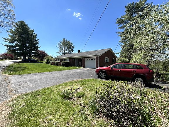 3rd image of 1318 Coon Ridge Rd