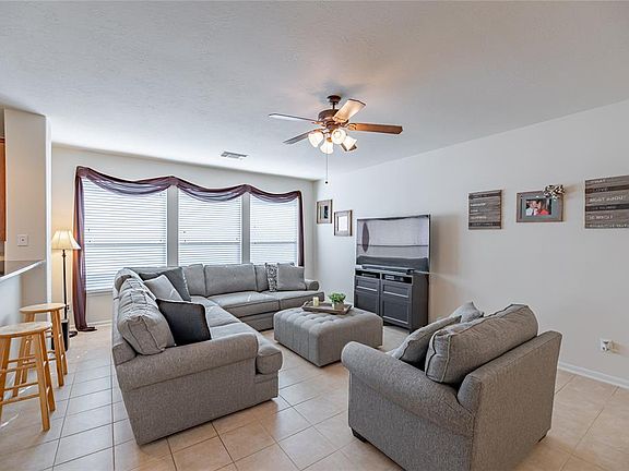 5th image of 20138 Breezy Oak Ct