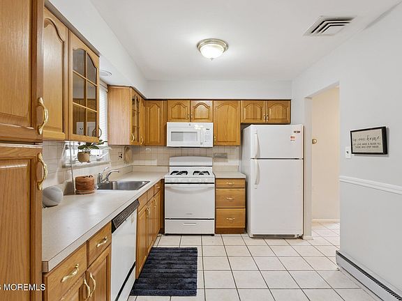 5th image of 120 Whittier Road
