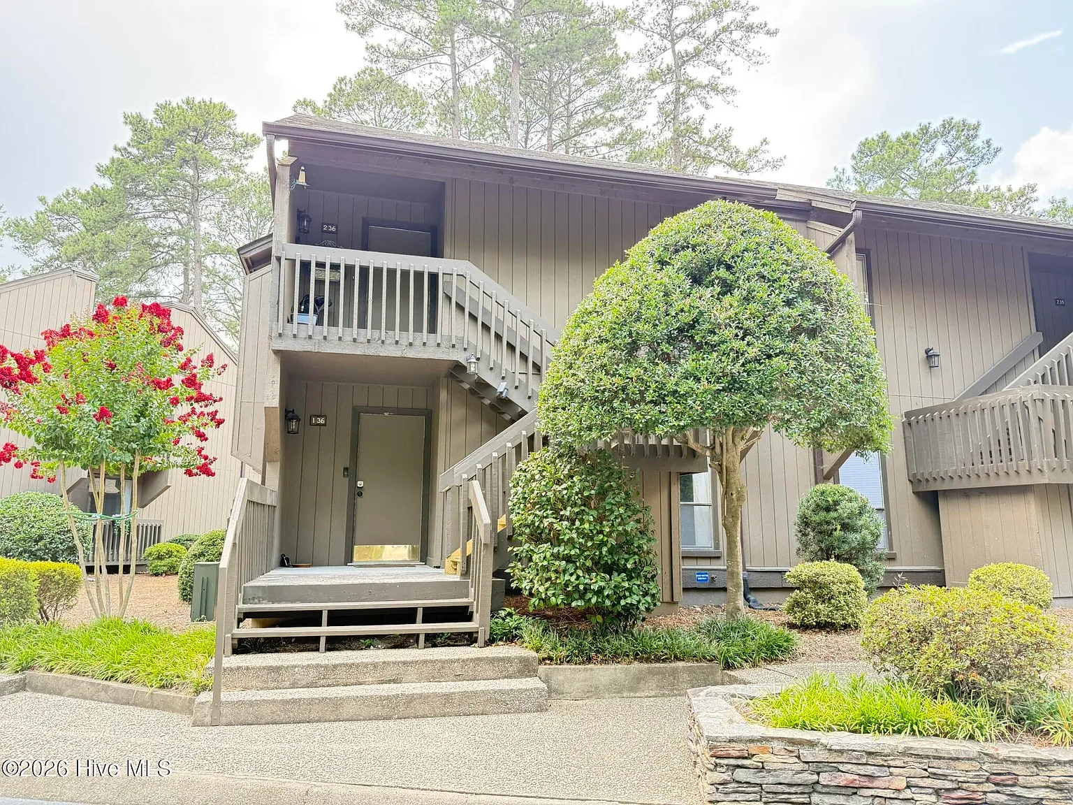 1 bed, 1.0 bath, 783 sqft, $1,400 — Photo 1