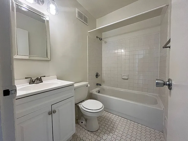 Mt Washington Manor — Photo 34