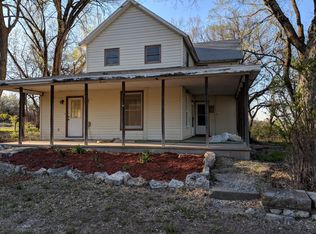 640 Moores Ln, Manhattan, KS 66502