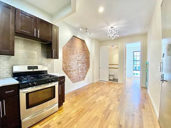 123 Lewis Avenue image 1 of 7