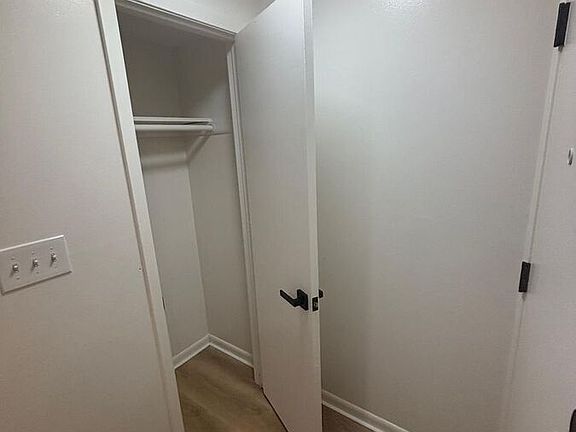 5th image of 2115 Ottawa St APT 102C