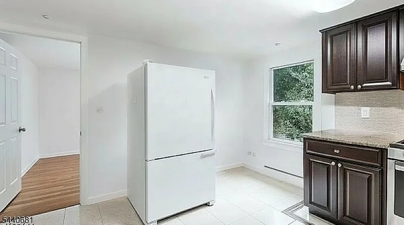 3 bed, 1.0 bath, $3,000 — Photo 4