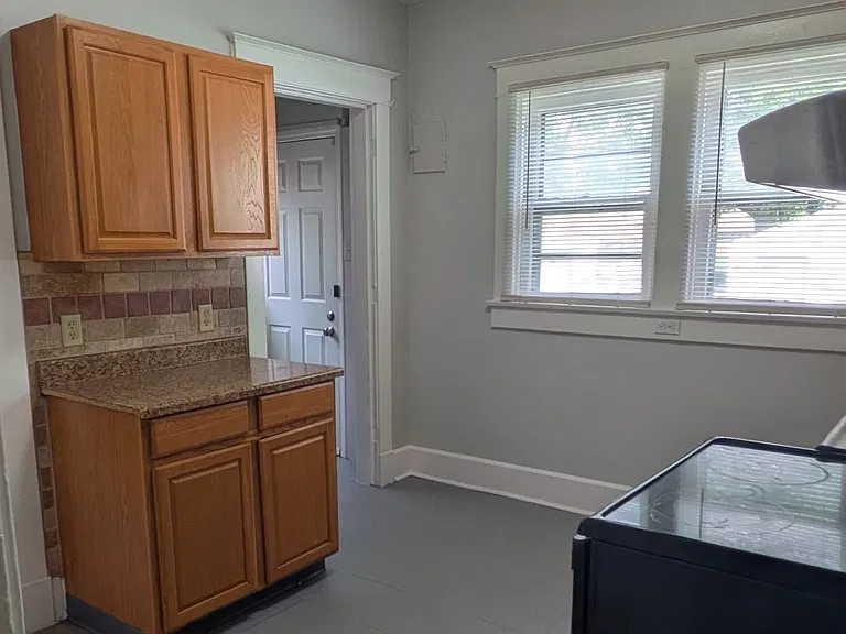 3031 Boulevard Pl — Photo 4