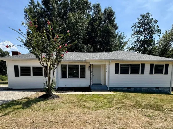 1216 W Main St, Senatobia, MS 38668
