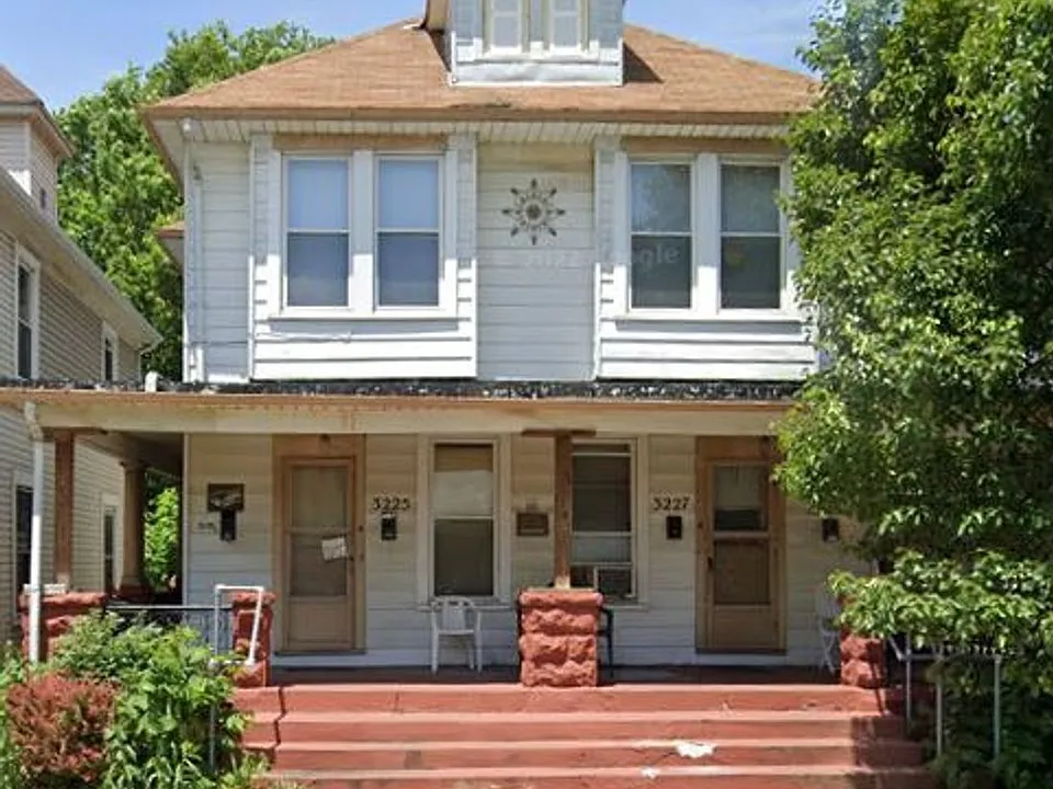 3225-3227 E 3rd St