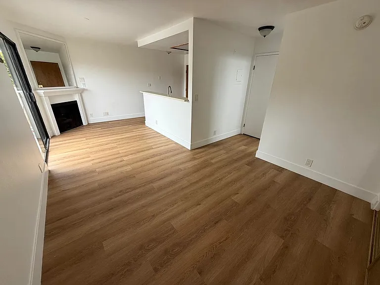 1321 N Vista St #206 — Photo 5
