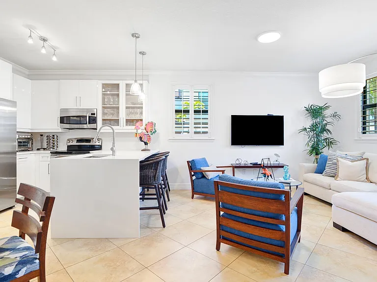 861 S Ocean Blvd — Photo 4