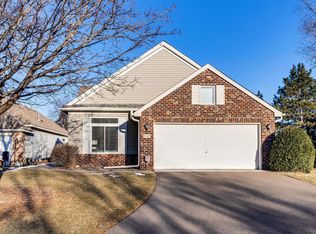 2747 Oak Ridge Trl, Woodbury, MN 55125