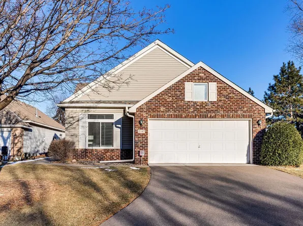 2747 Oak Ridge Trl, Woodbury, MN 55125