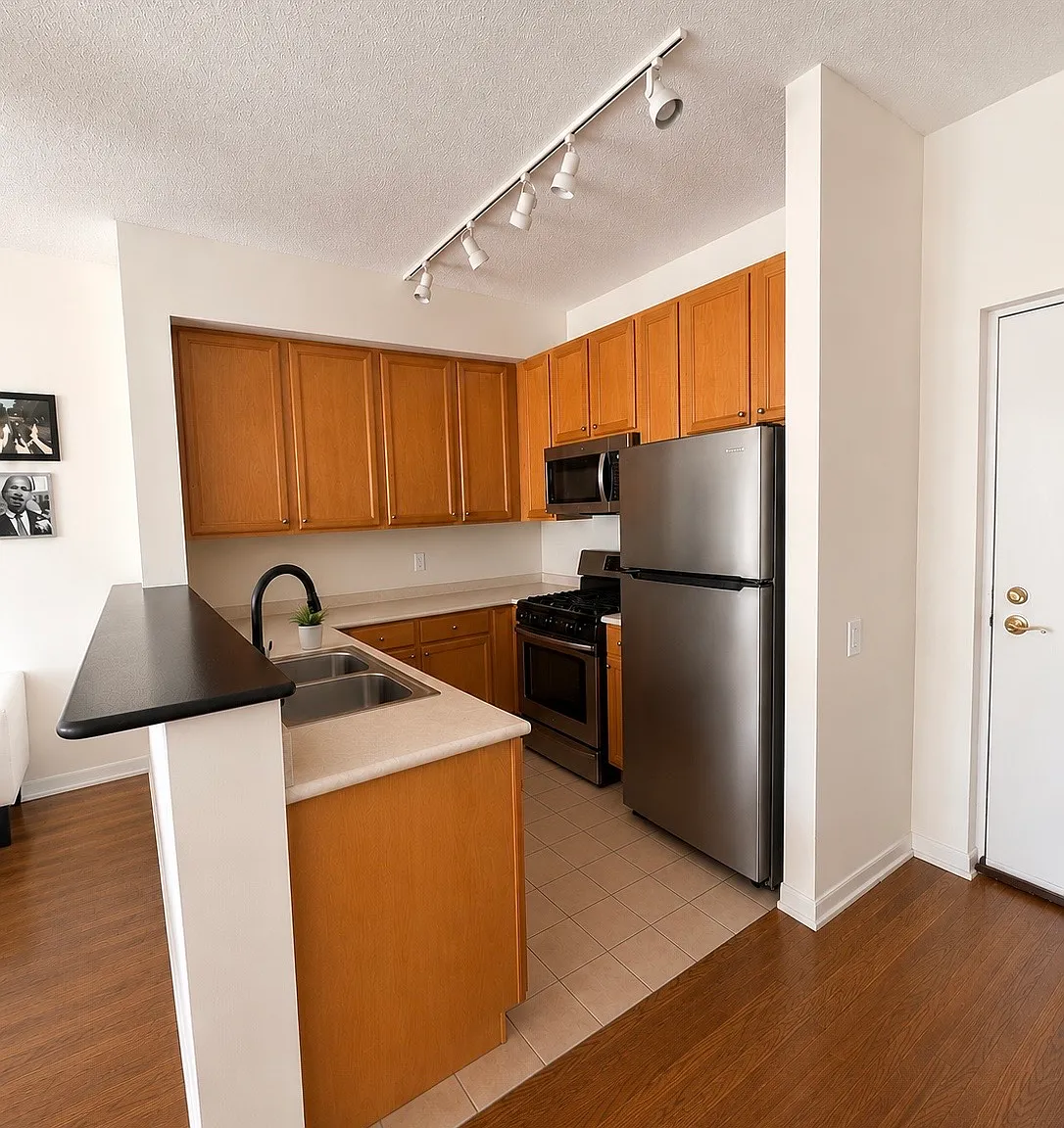 2 bed, $2,850 — Photo 2