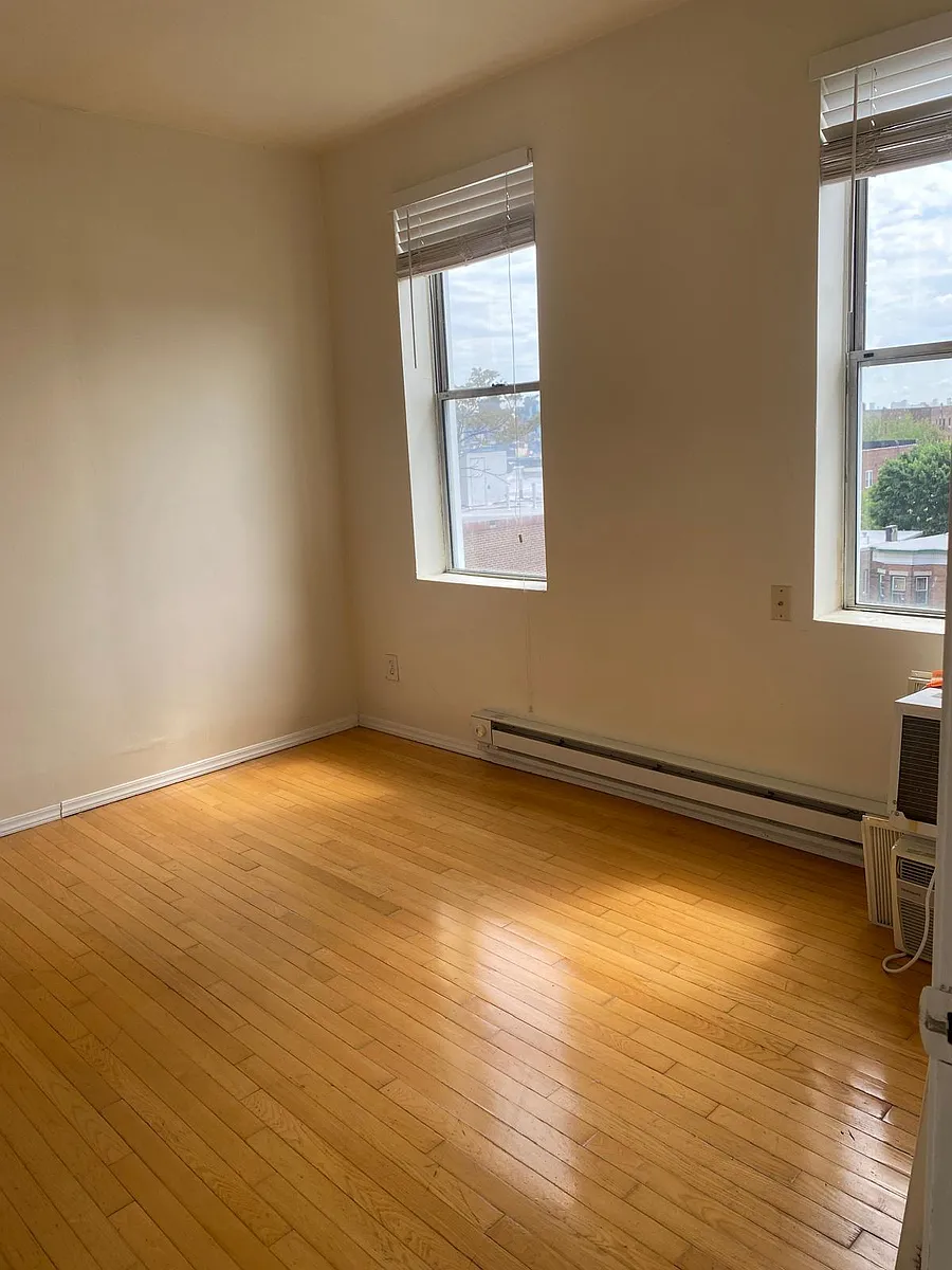 Building Photo - 27 66th St #8