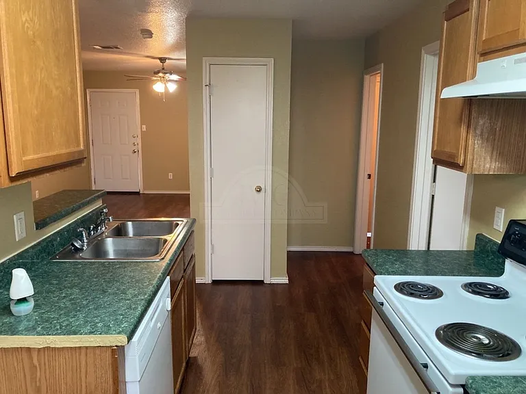 5802 Greengate, Killeen — Photo 10