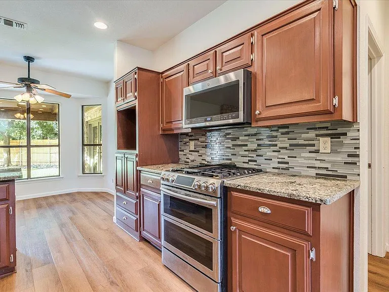 5305 Dry Wells Rd — Photo 3