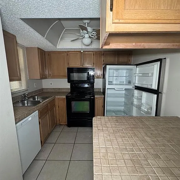 2416 SE Garden Ter #203 — Photo 3