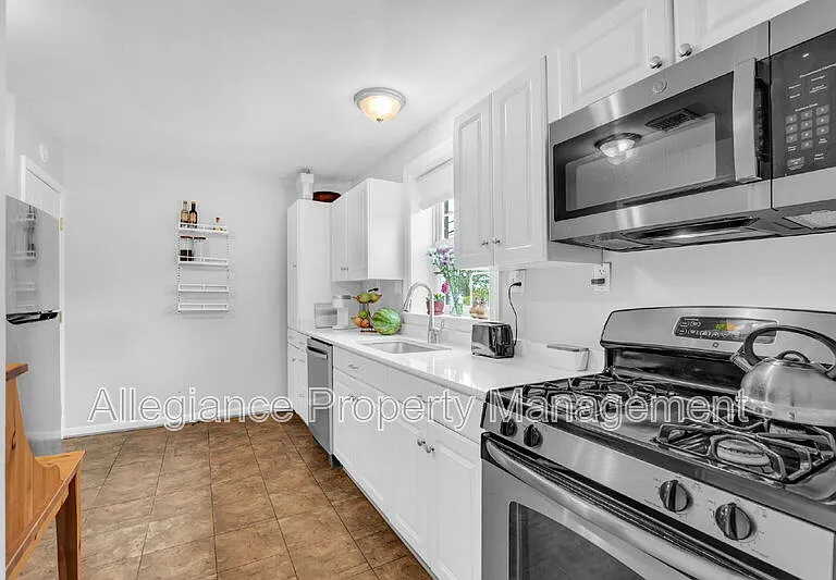 3110 Landover St — Photo 8