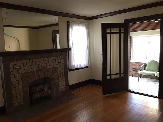 1 bed, 1100 sqft, $1,300 — Photo 4