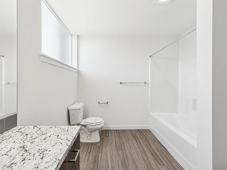 Pacific Ridge Apartments — Photo 31