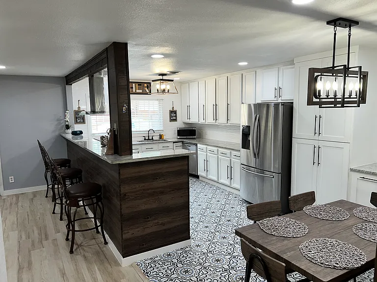 4003 Vanette Ln — Photo 2