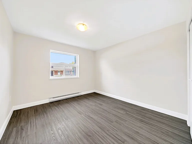 955 10th St E #208 — Photo 17