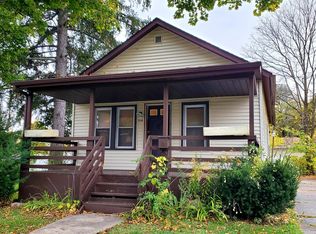 918 Everett Dr, Lansing, MI 48915