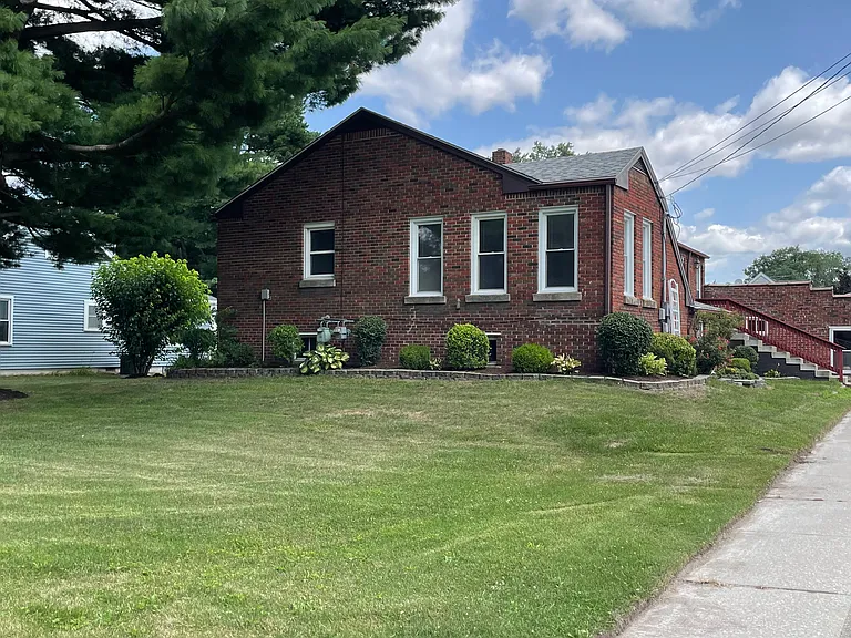 5338 Clover Ln — Photo 2