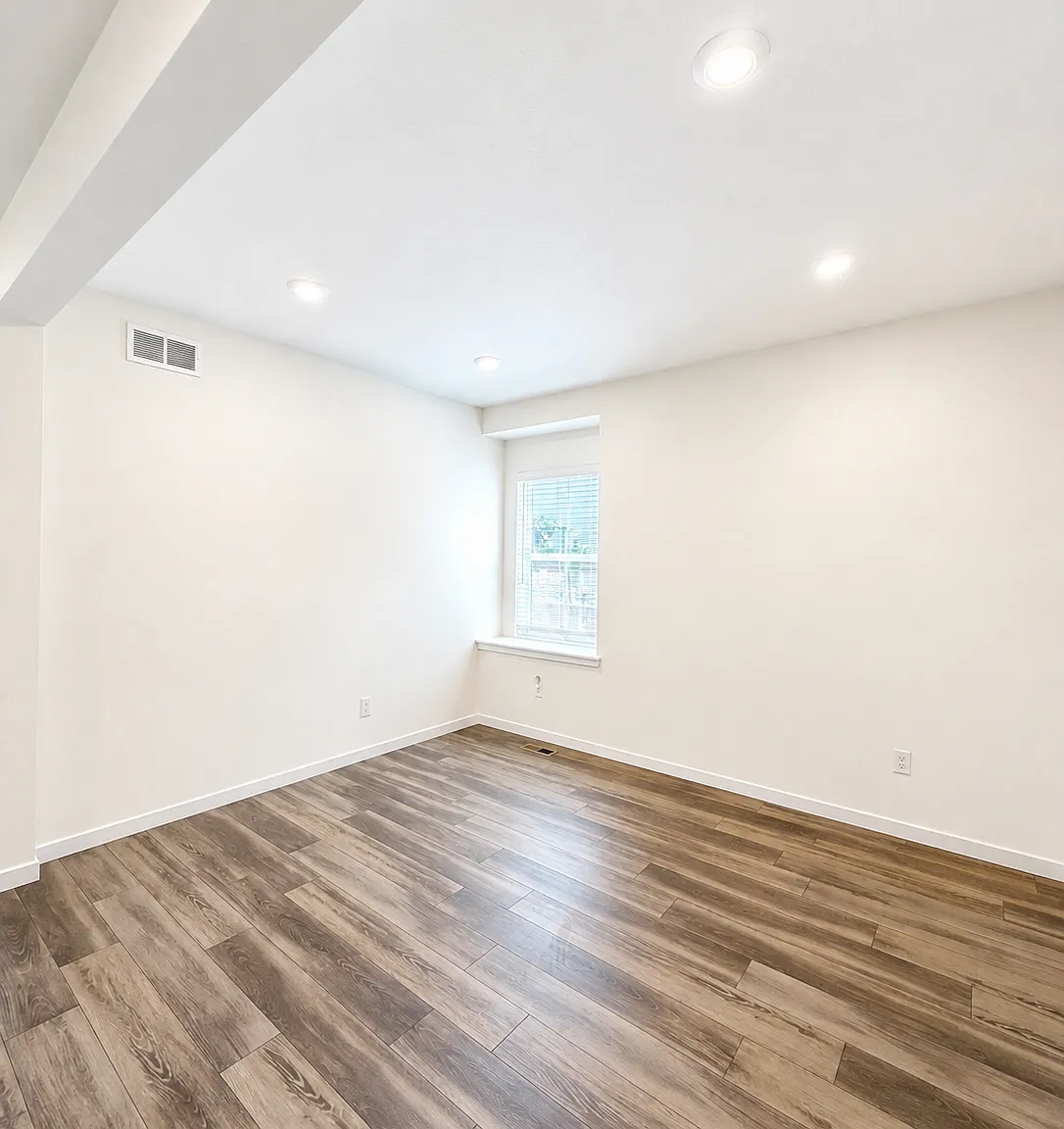 4 bed, 3.5 bath, 2675 sqft, $3,100 — Photo 3