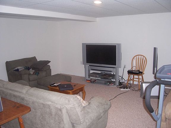 Fully finished (walk-out) basement