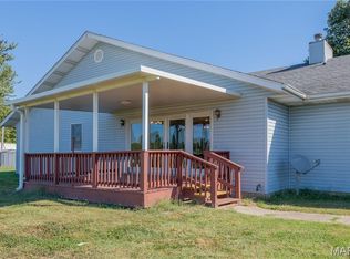 806 S Moreland Rd, Bethalto, IL 62010