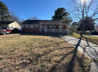 2415 Chesapeake Cir, Chesapeake, VA 23324