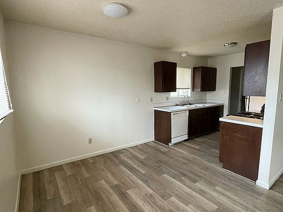 4th image of 1301 13th Ave Unit B