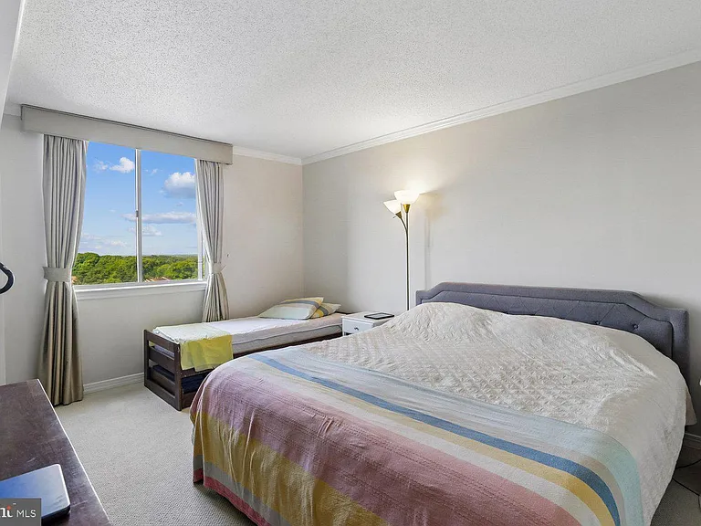 5809 Nicholson Ln #1001 — Photo 31