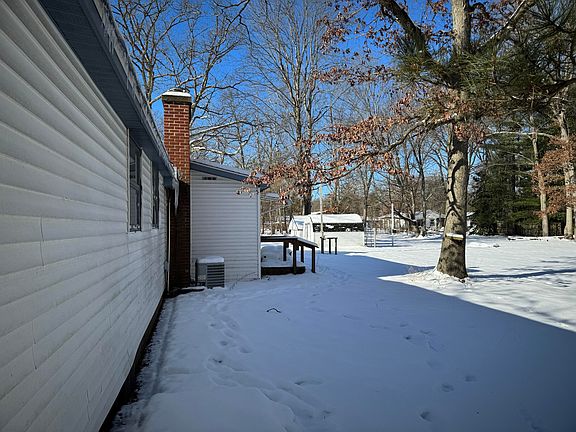 3rd image of 1919 W Park Ln