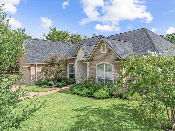 2nd image of 3208 Woodcrest Dr