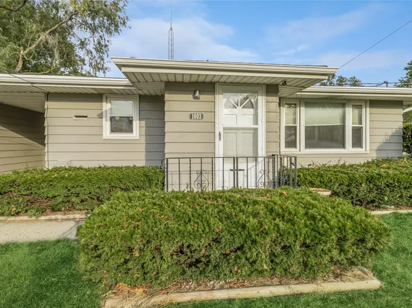 1003 64th St, Windsor Heights, IA 50324