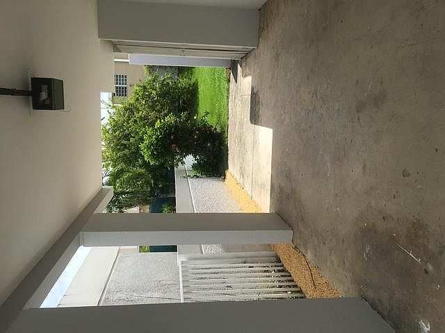 2nd image of D29 Plaza 7