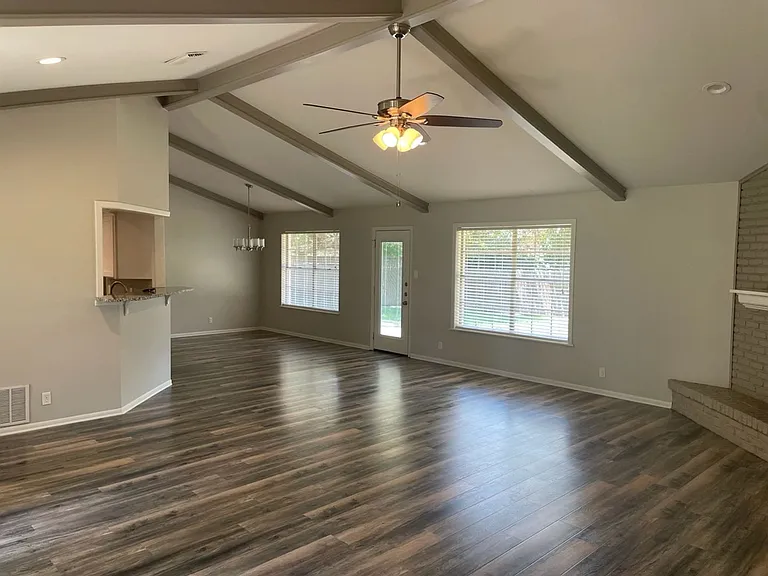 817 Spring Creek Dr — Photo 15