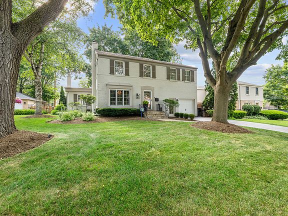3rd image of 422 Buckingham Pl