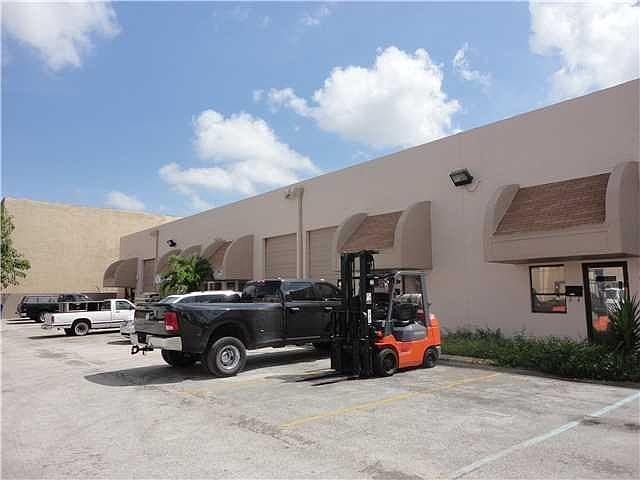 1st image of 7543 NW 70th St