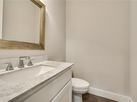 5th image of 7988 Vermillion Ave