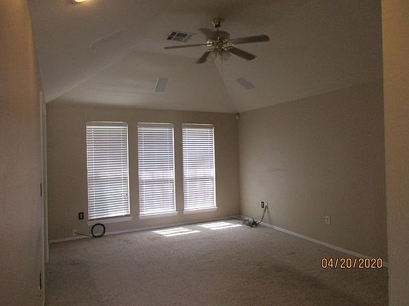 2nd image of 4412 SW Parkway Dr