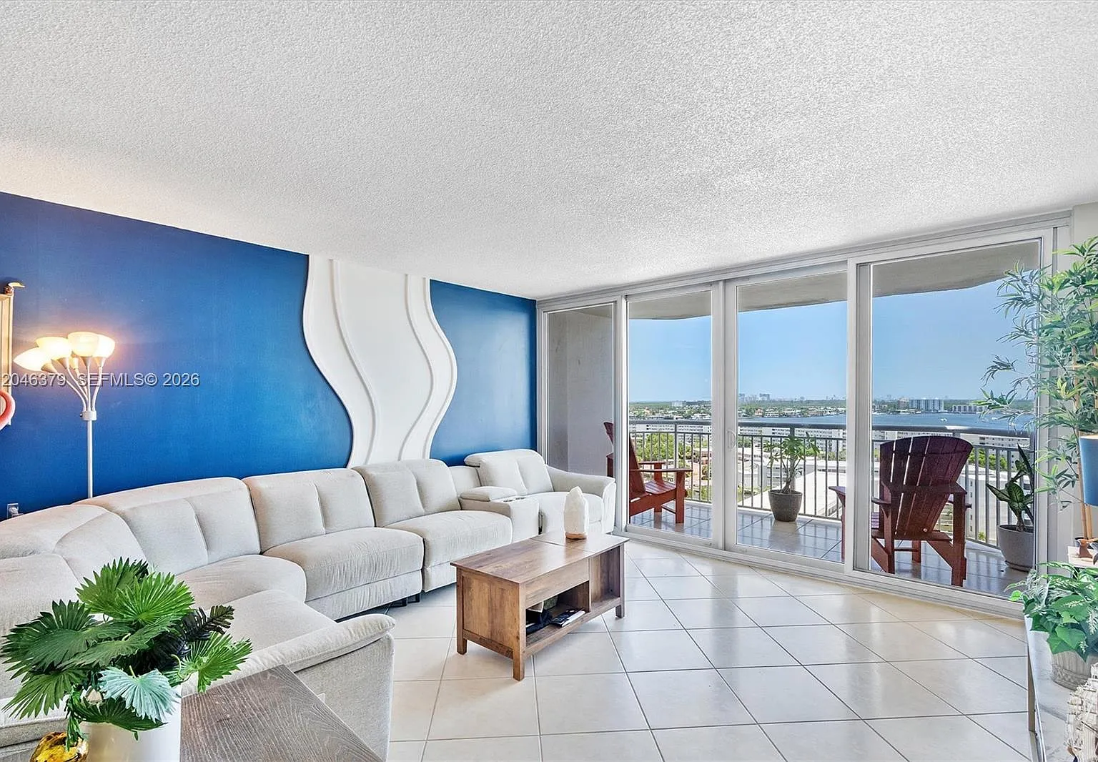 18031 Biscayne Blvd — Photo 1