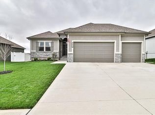 1315 NW Lindenwood Dr, Grain Valley, MO 64029