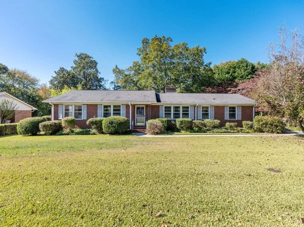 7 McSwain Dr, Greenville, SC 29615